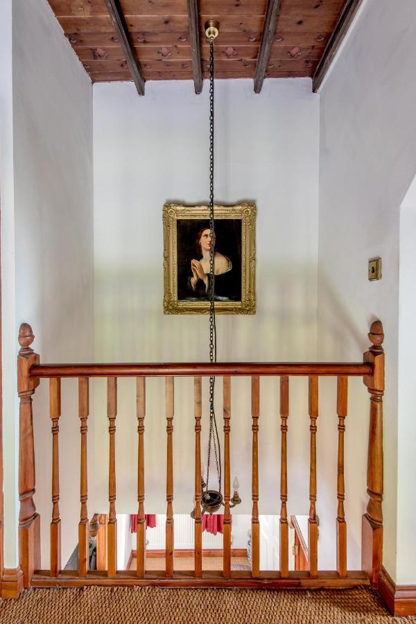 Stunning Baptist Chapel With Concert Piano, Pets Welcome Holiday home Higher Wambrook
